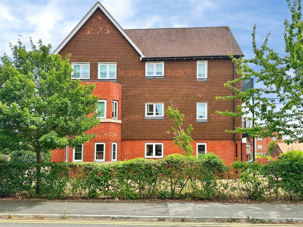 Main image of property: Outfield Crescent, Wokingham, Berkshire