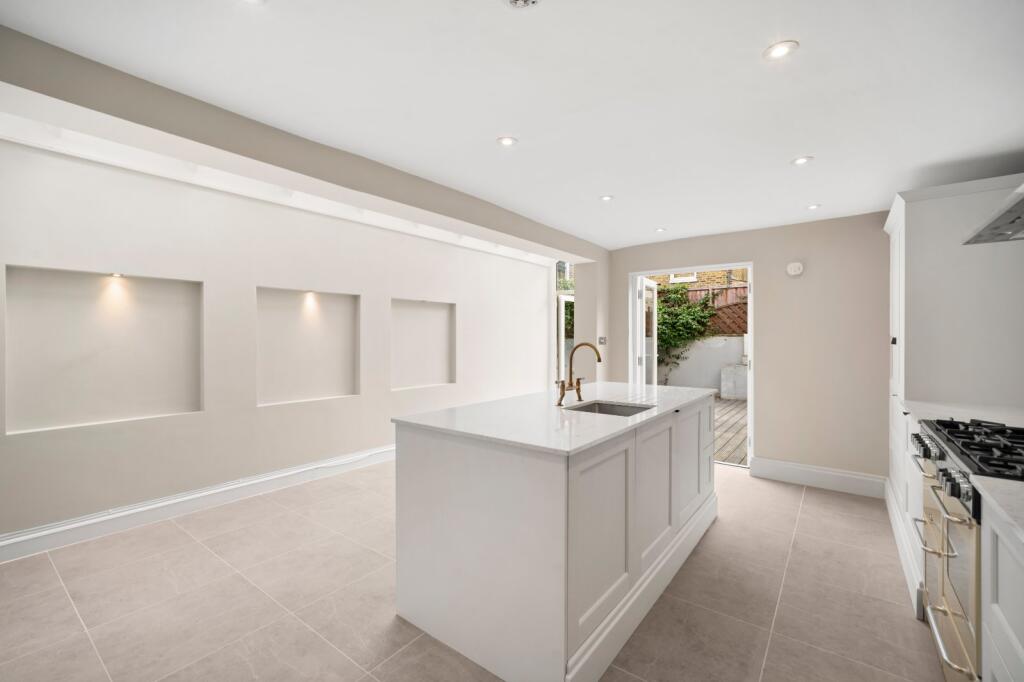 House in London - View 3