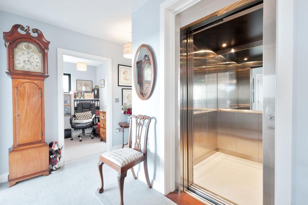 Apartment in Hythe, Orchard Valley - More