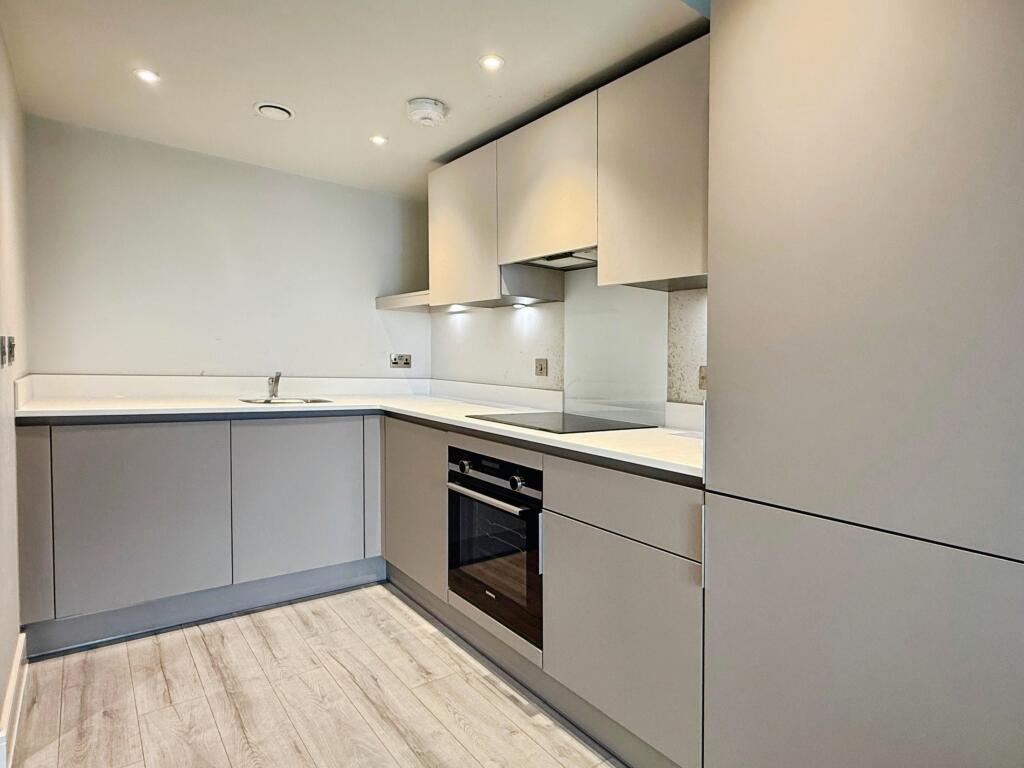 Apartment in Birmingham, West Midlands - More