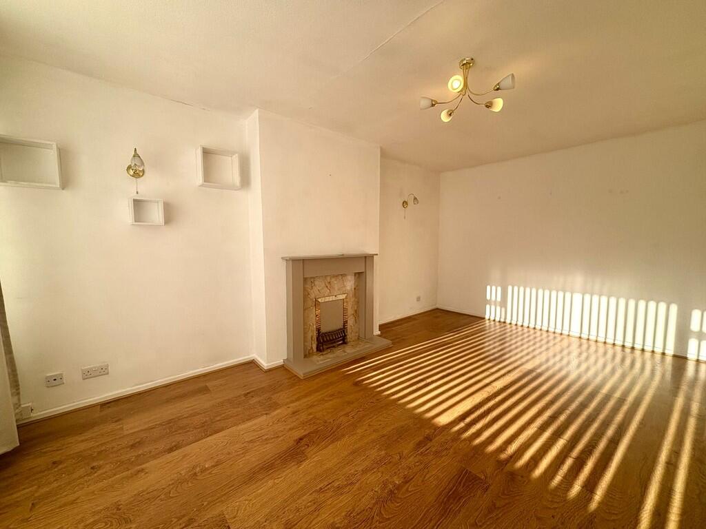 House in Bradford, Clayton - View 4