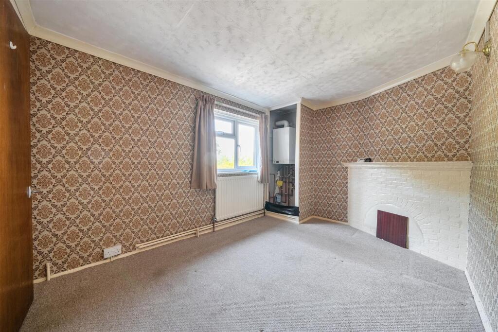 House in Dorchester, Milborne St. Andrew - More