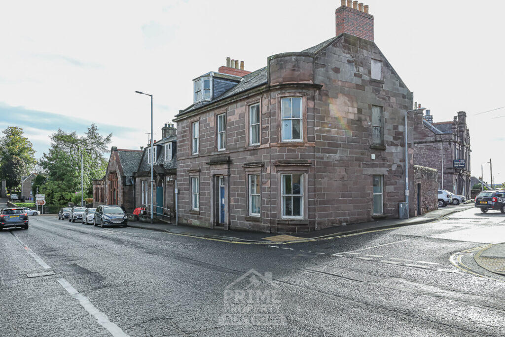 Studio house on 28-30 Panmure Street Brechin DD9 6AP, £145,000