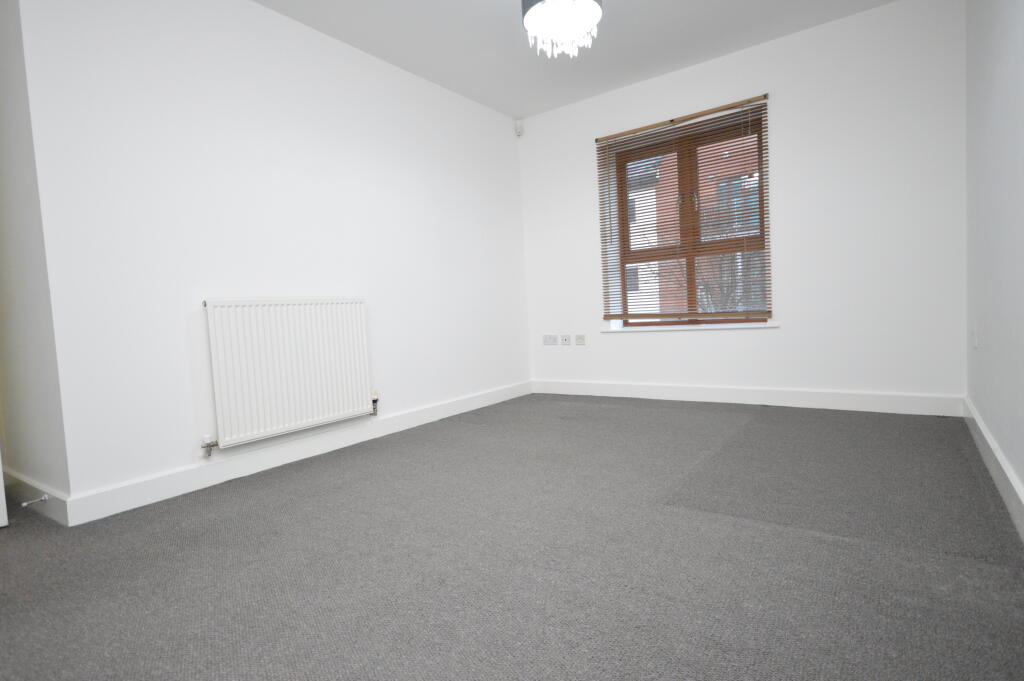 Apartment in Northampton, West Northamptonshire - View 5