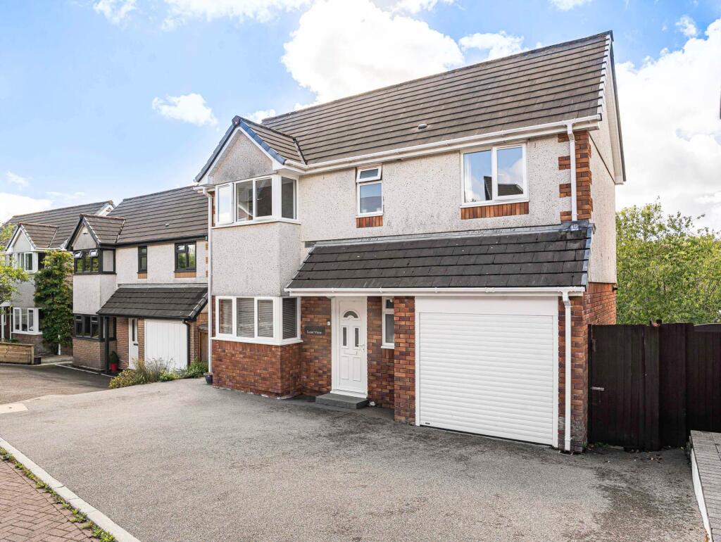 4-bed house on Saltash, £440,000