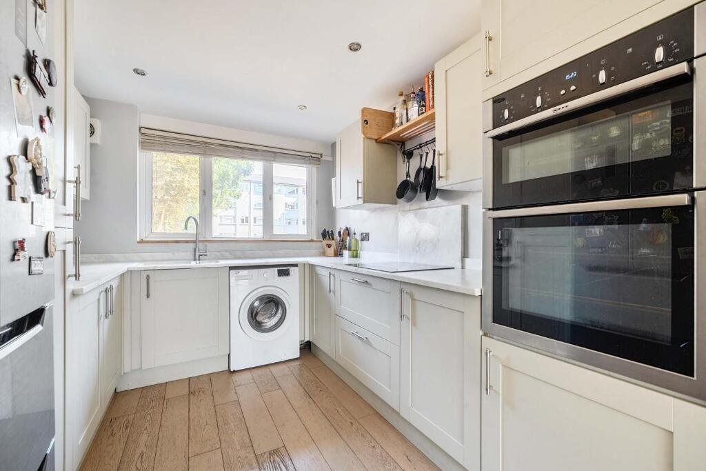 Apartment in Portsmouth - More