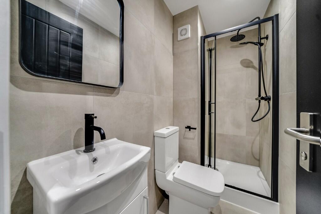 1 bedroom house share for rent
