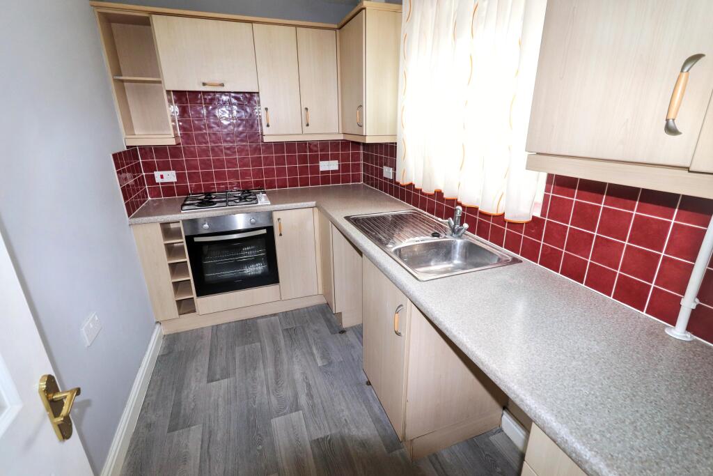 Kingfisher Court, Spalding, PE11 photo 2