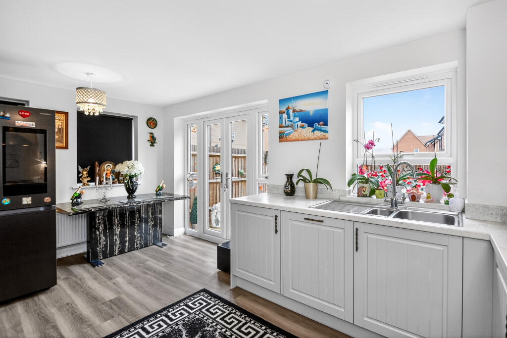 Main image of property: Eveleigh Gardens, Hockley, SS5