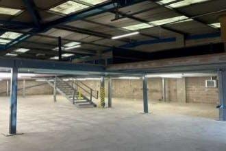 Oasis Irlam1.jpg