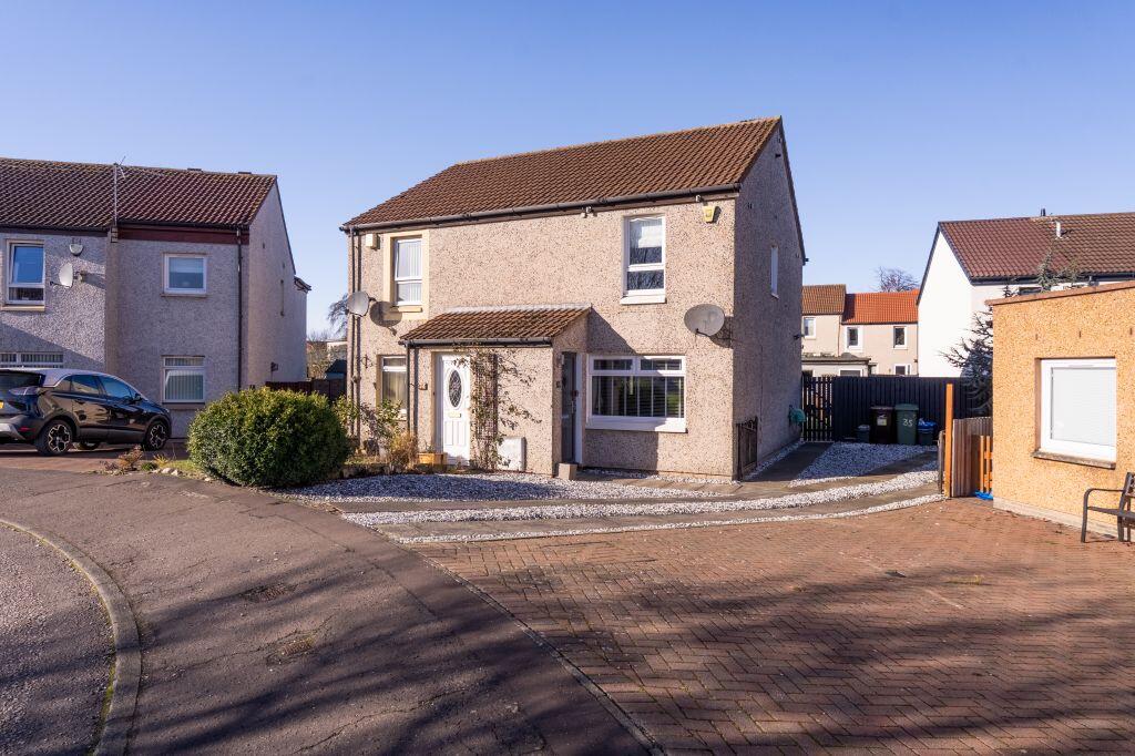 Main image of property: 35 Stoneybank Drive, Musselburgh, EH21 6TB