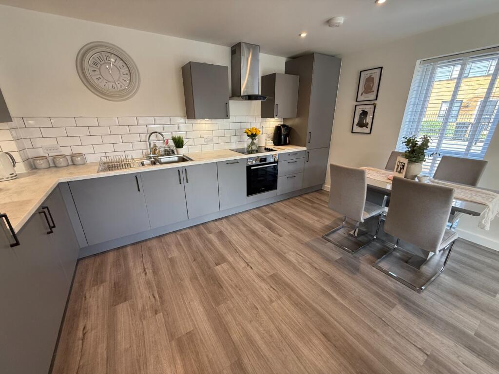 Apartment in Luton - View 5