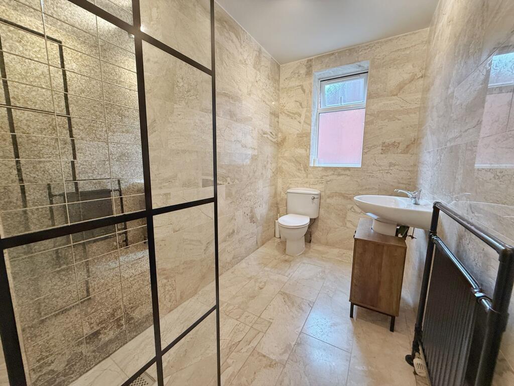 Apartment in Stockport, Bramhall Green, Woodsmoor - More