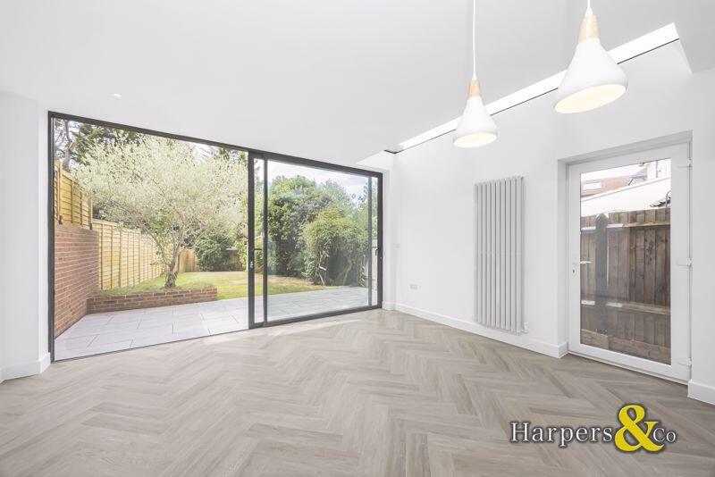 House in London - View 2