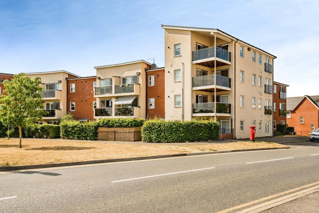 Main image of property: Pondecroft, Aylesbury, Buckinghamshire, HP18