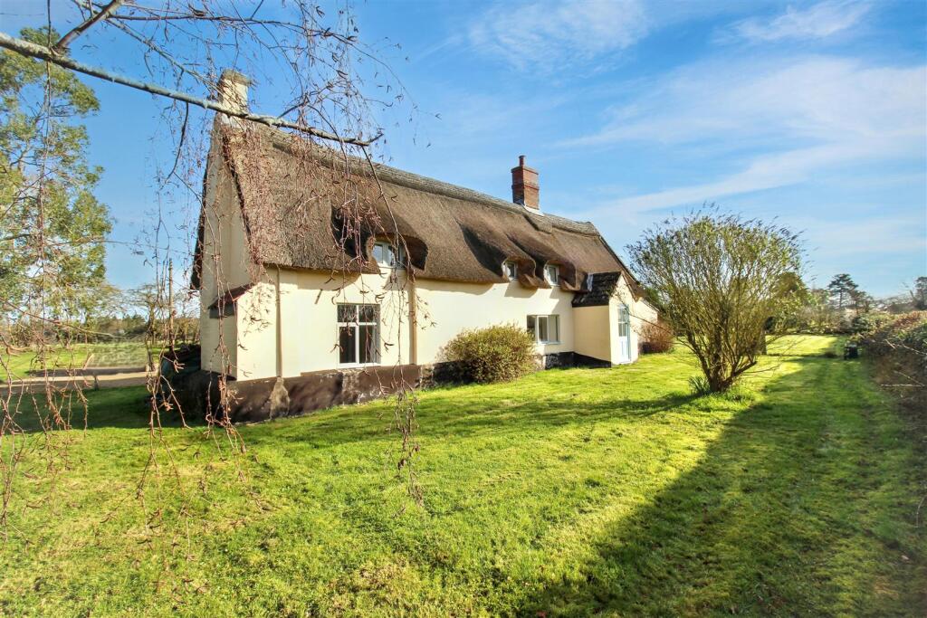 3-bed detached on Horning Road, Hoveton, Norwich, £475,000
