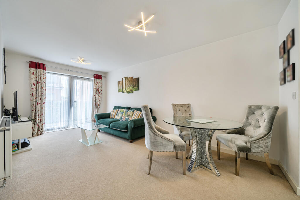 Apartment in Bromley - View 2