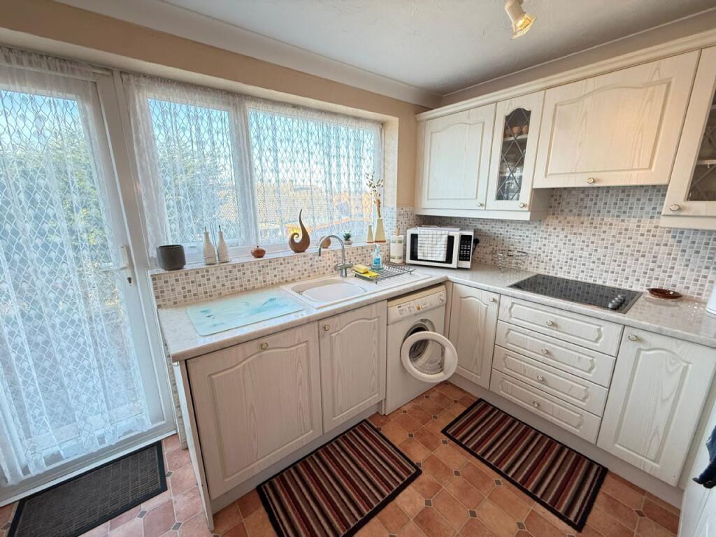 Walton Road,walton-on-the-naze photo 4