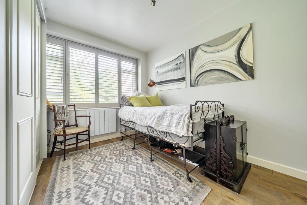Kidbrooke Grove, Blackheath, London, SE3 - Mehr