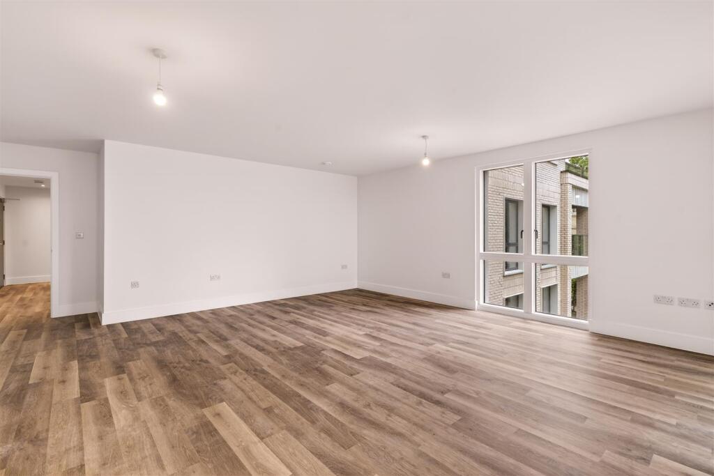 35 Lindfield Place, Worthing, BN11 - View 6