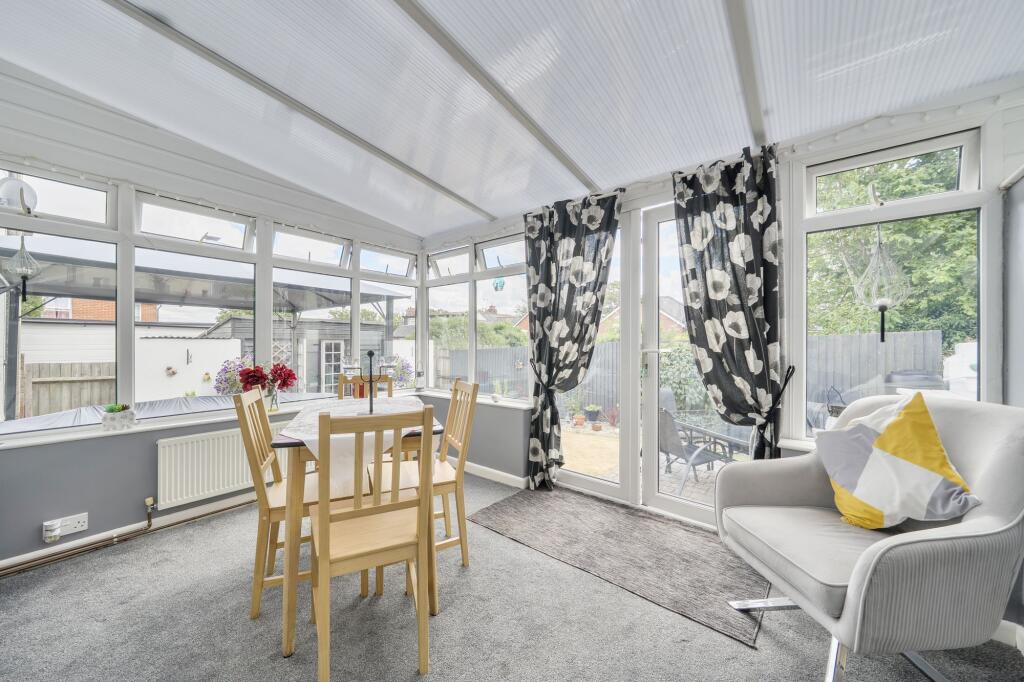 Apartment in Salisbury, Wiltshire - View 2