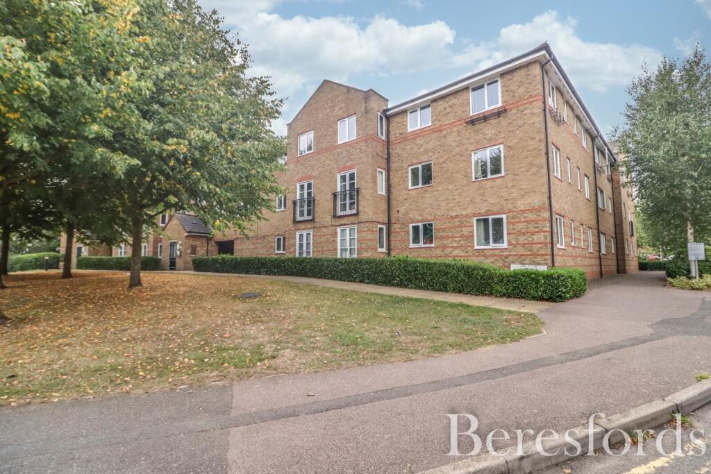 2-bed flat on Nottage Crescent, Braintree, CM7, £175,000