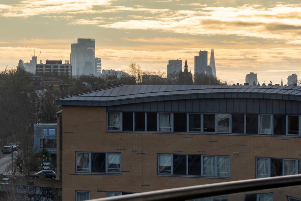 Apartment in London - View 5