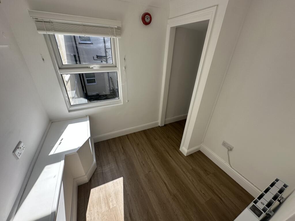 Apartment in Norwich - View 3