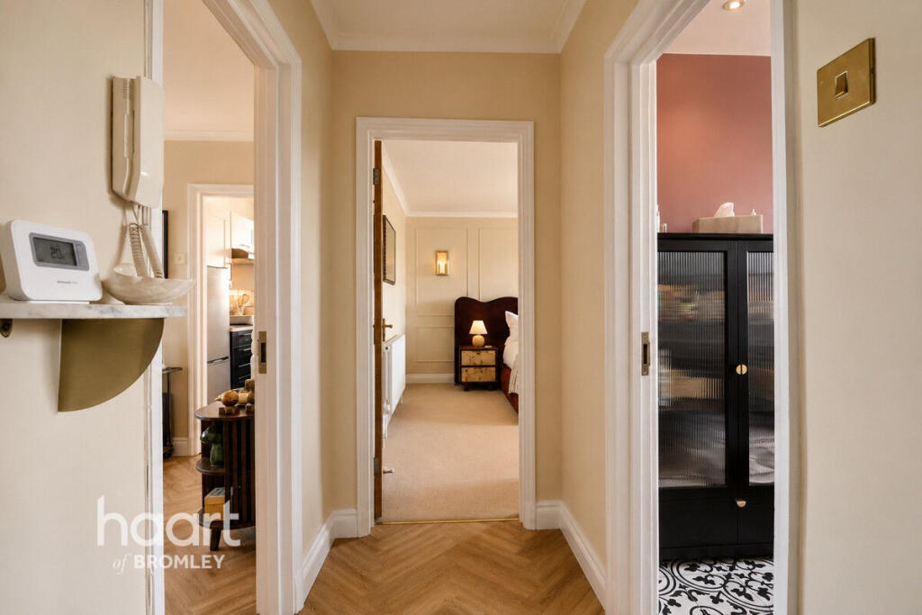 Apartment in London - View 3