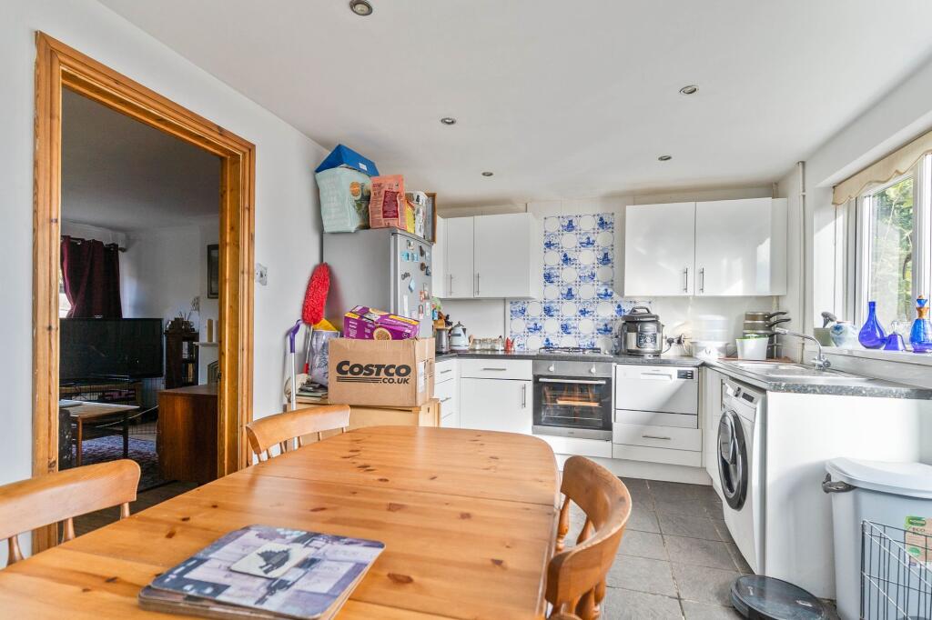 House in Newport - View 5