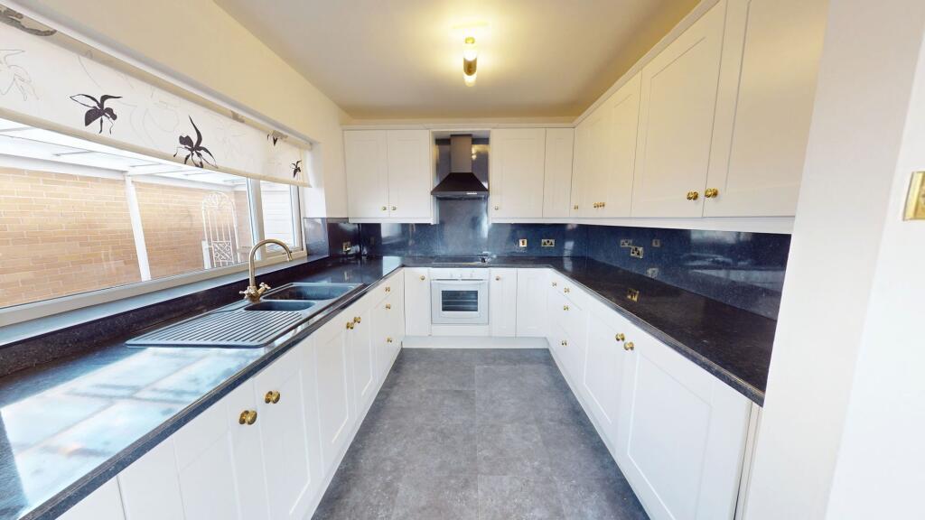 Meadow Way, Stone, ST15 photo 3