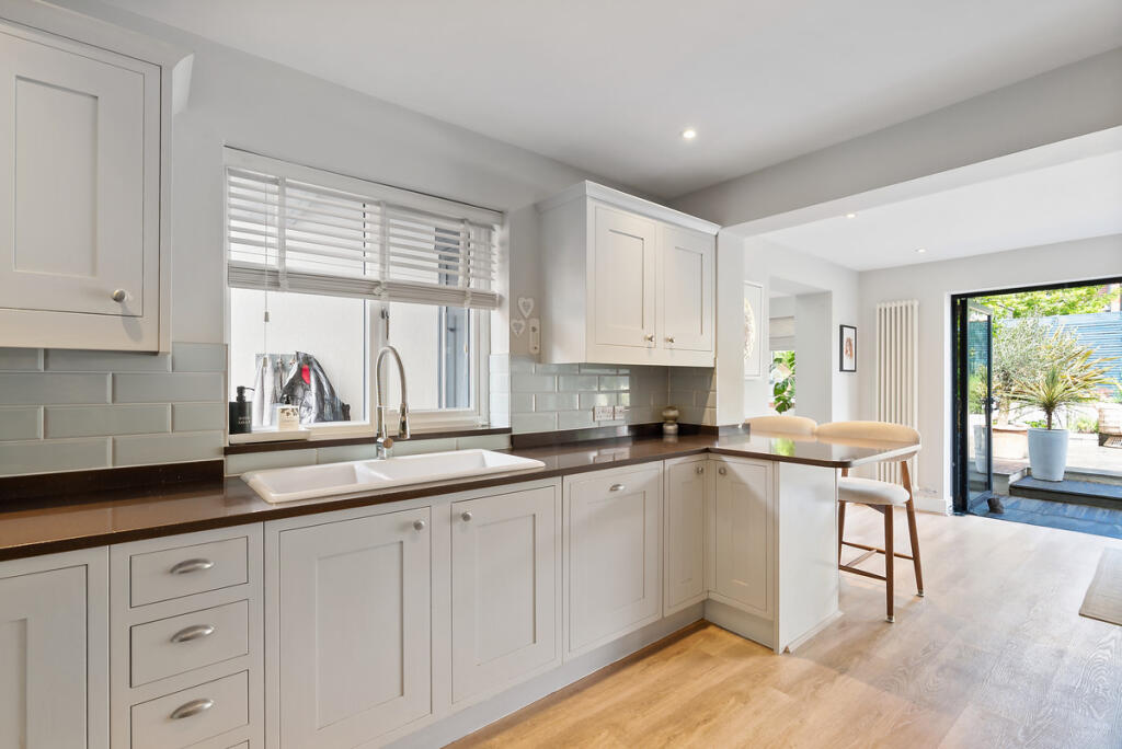 Lower Road, Cookham, SL6 - View 5