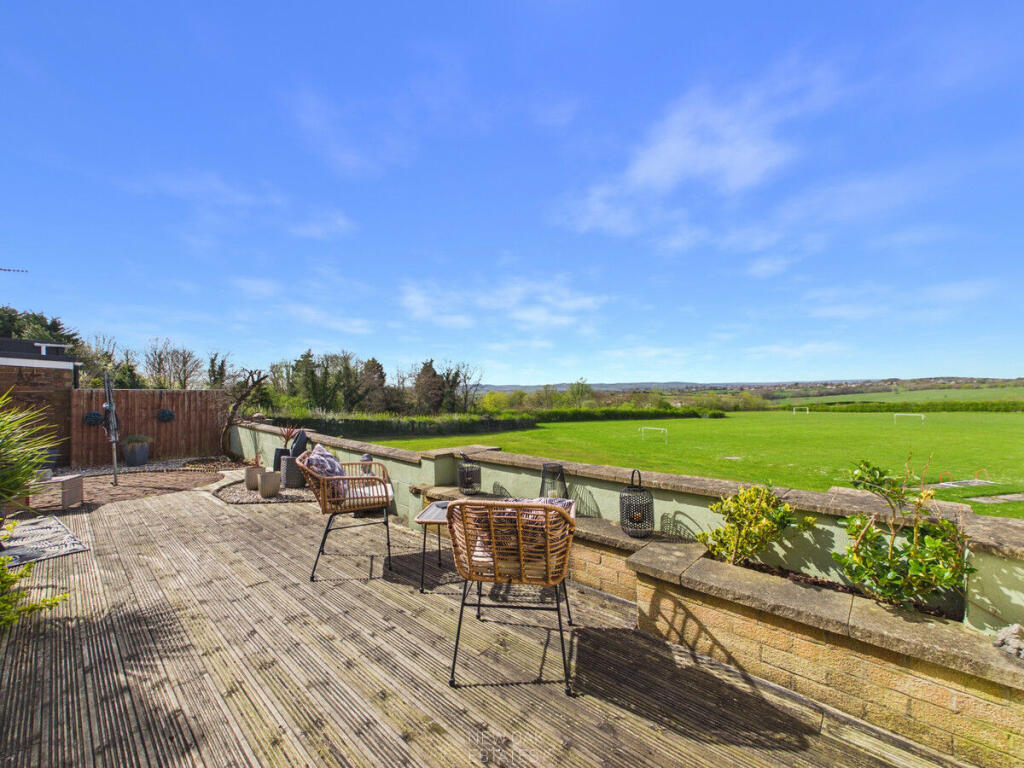 House in Bolsover, Tibshelf - More
