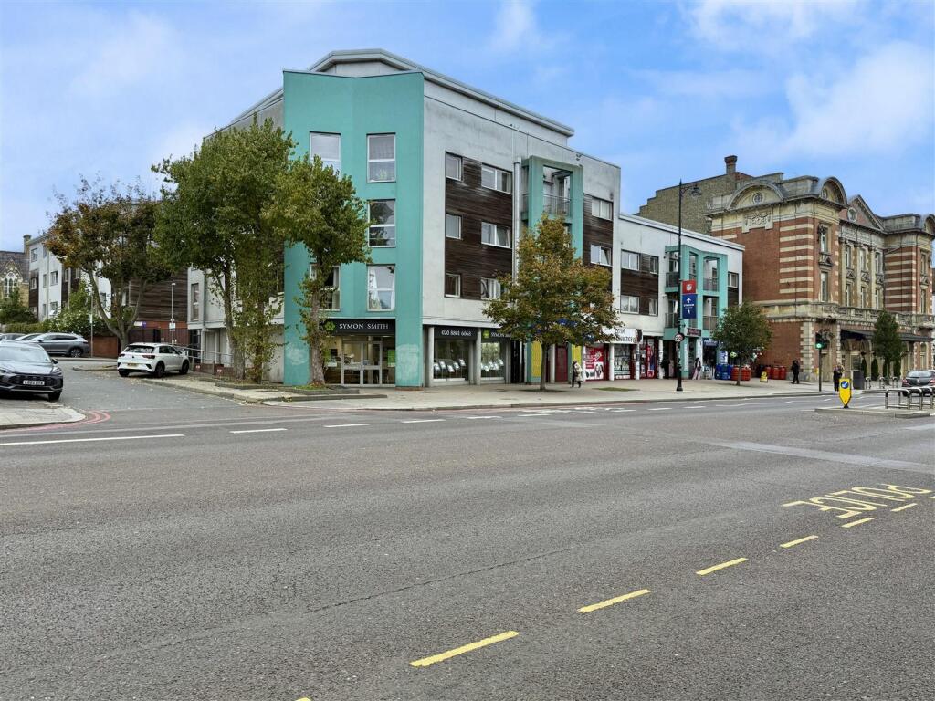 Main image of property: Lauriston Apartments, Ambleside Close
