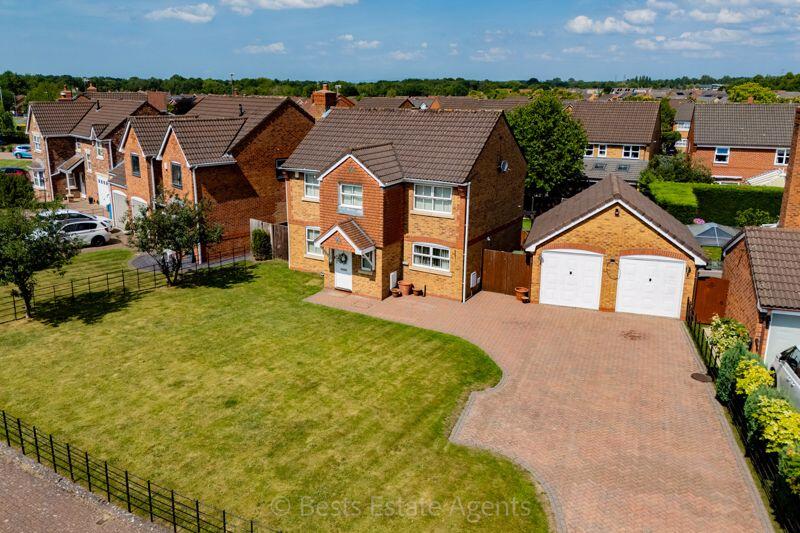 4-bed detached on Walsingham Drive, Sandymoor, Runcorn, £425,000