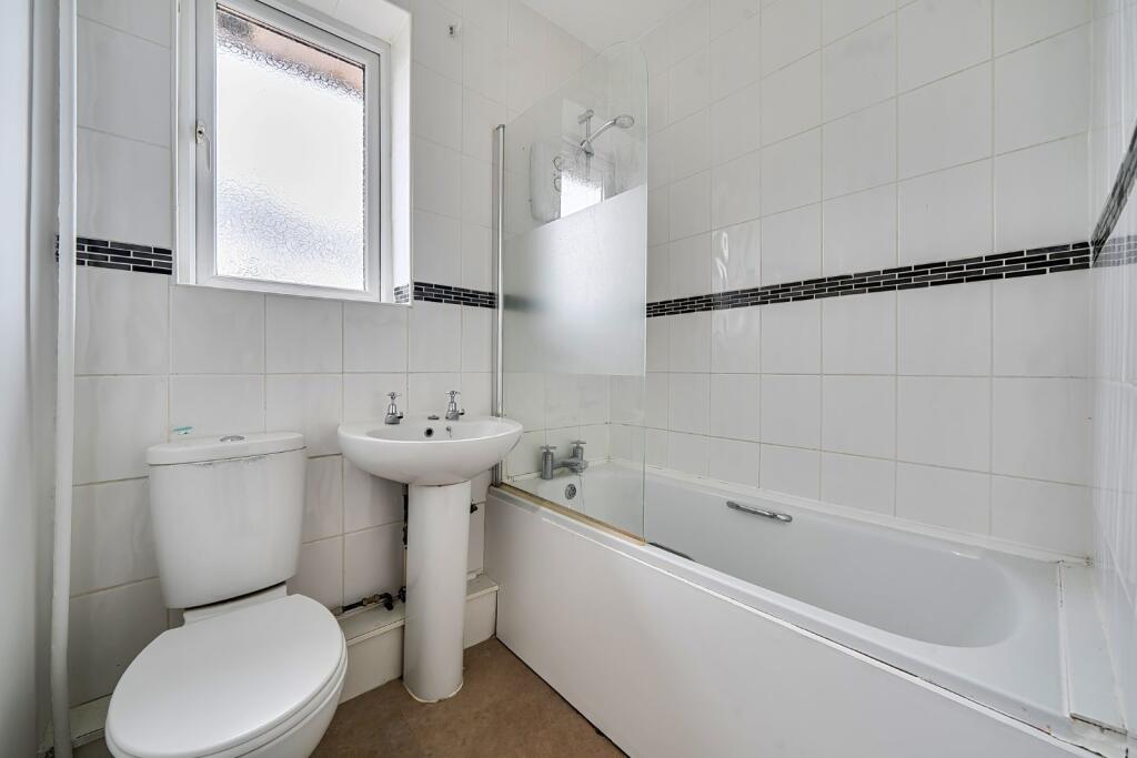 Apartment in Eastleigh, Hamble-le-Rice - View 5