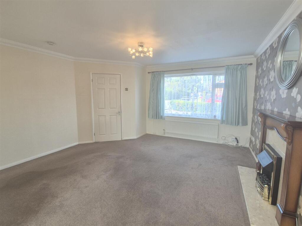 Cedar Drive, Ibstock, LE67 photo 4