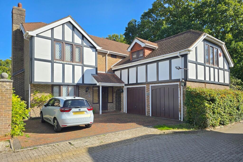5-bed detached on Saxon Place, Lower Buckland Road, Lymington, Hampshire, £950,000