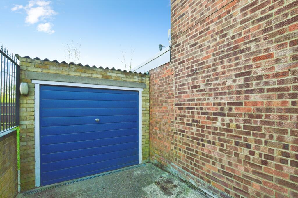 Additional image 11 of Pinewood Close, St Albans, AL4