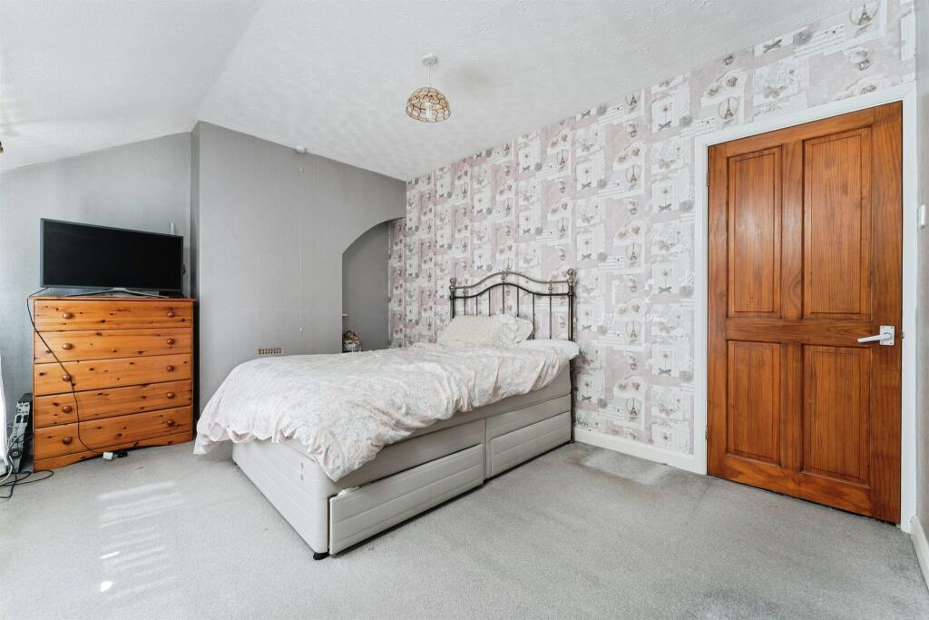 House in East Cambridgeshire, Haddenham - More