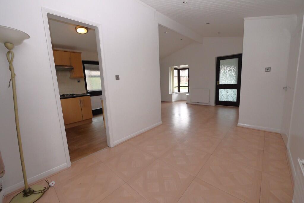 St. Thomas's Close, Balby, Doncaster photo 4
