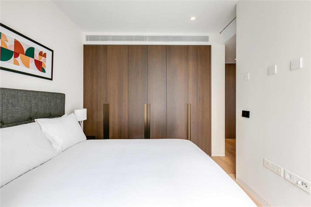Apartment in London - View 5