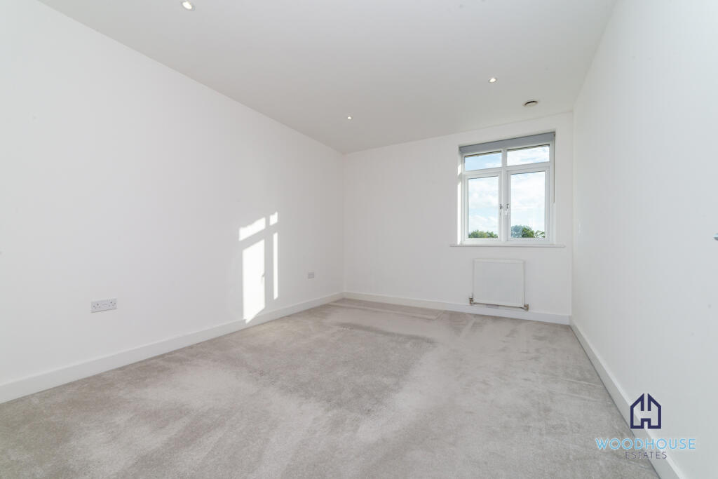 Apartment in Enfield - View 3