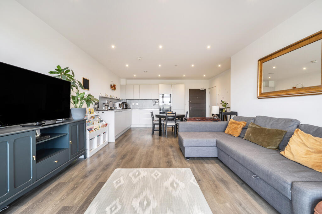 Apartment in Watford - View 4