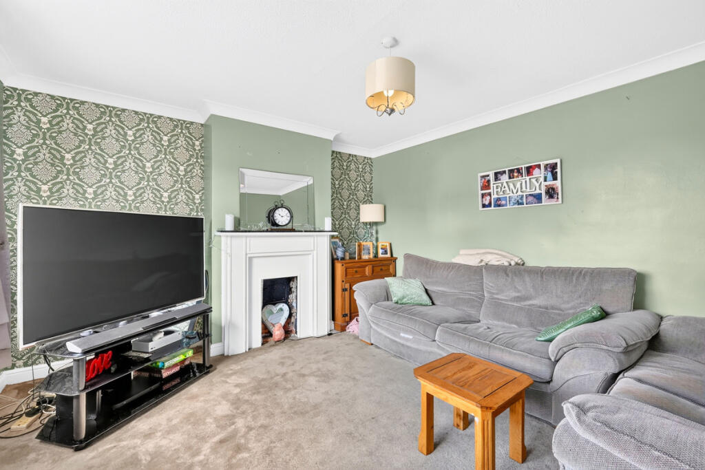 House in Southend-on-Sea - View 5