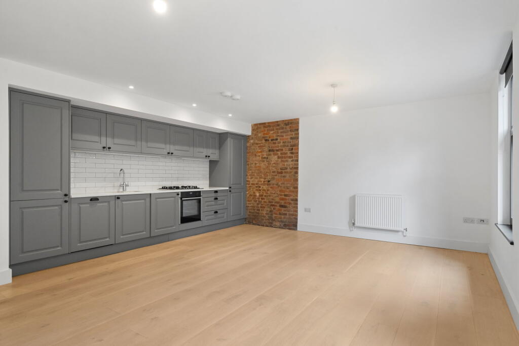 Apartment in Preston - More