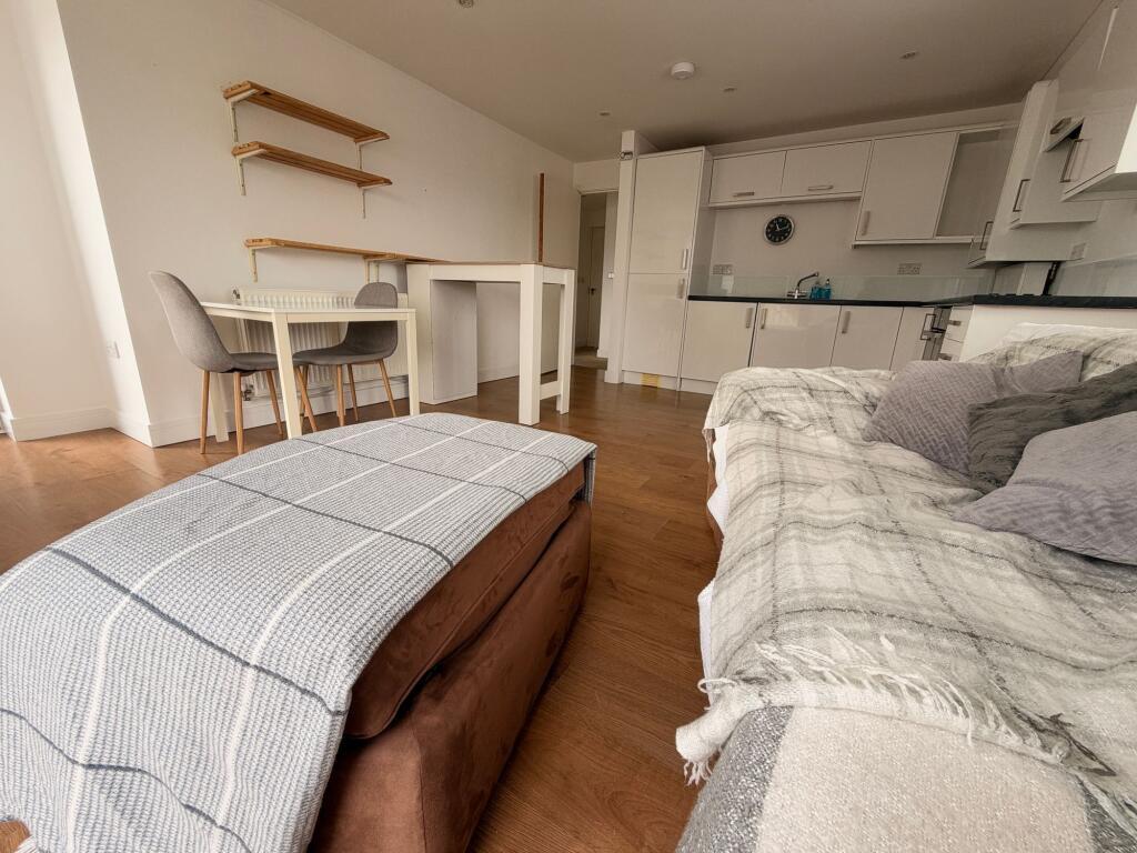 Apartment in Truro - View 2