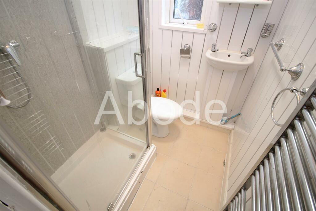 8 bedroom house for rent