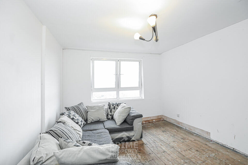 Apartment in Cumbernauld, Kildrum - View 3