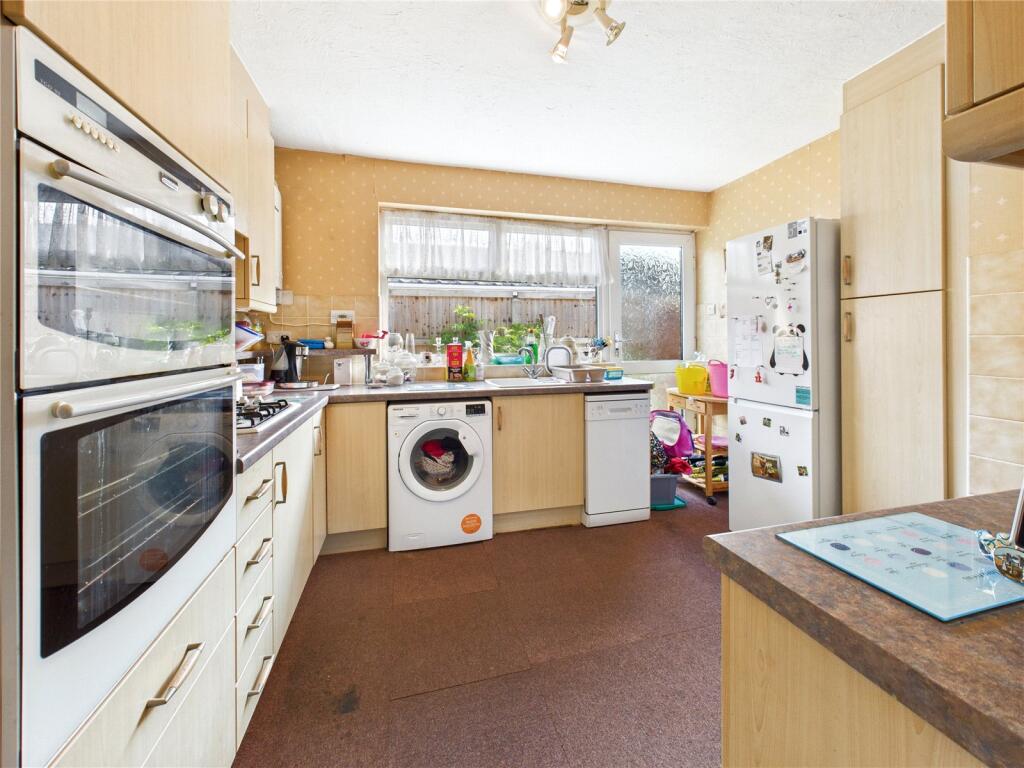 Gouldings Avenue, Walton on the Naze, Essex, CO14 photo 2